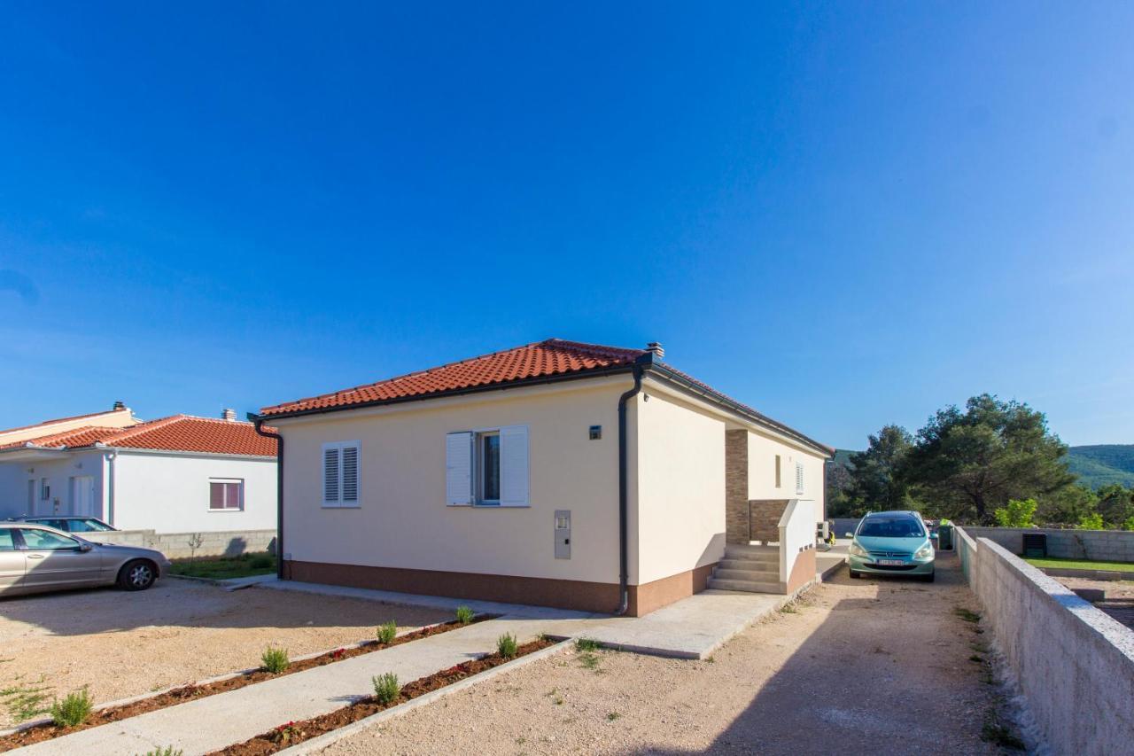 Holiday Home Lucia Lozovac Exterior photo