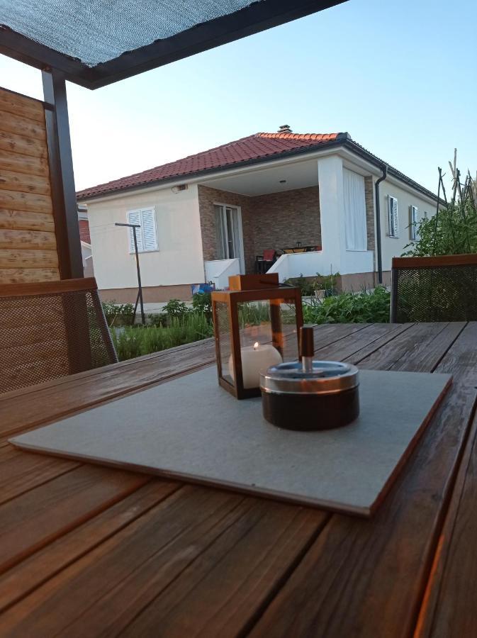 Holiday Home Lucia Lozovac Exterior photo